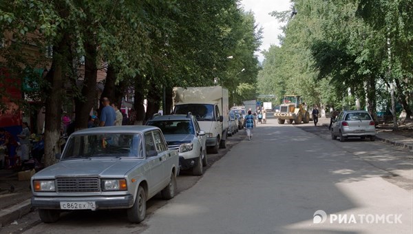 Мэр Томска: на месте Дзержинки пока будут парковка и пешеходная зона