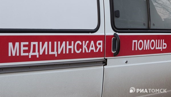 Мотоциклист без прав перевернулся под Томском, пострадал пассажир