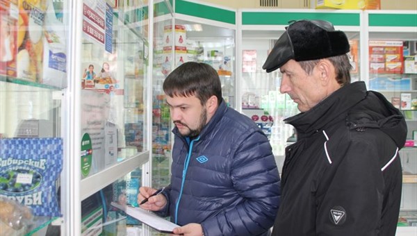 Рейд по аптекам Томска: городские депутаты сравнили цены на лекарства