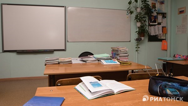 Около 30% учителей школ Томска согласились привиться от COVID-19