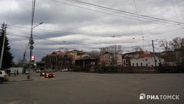 Гроза и порывистый ветер ожидаются в Томске во вторник днем