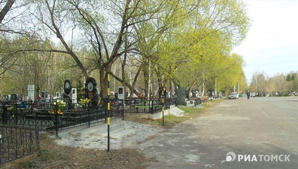 Как томичи смогут доехать на кладбище в Родительский день