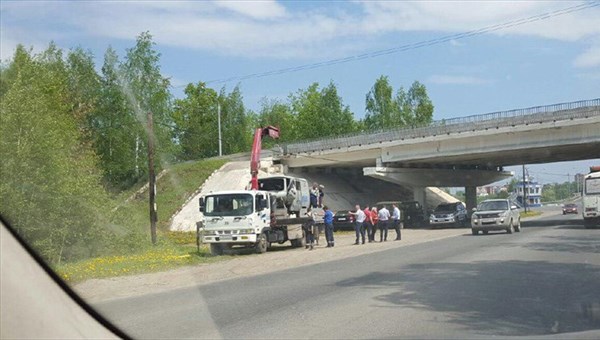 Пять человек пострадали в ДТП в районе Коммунального моста в Томске