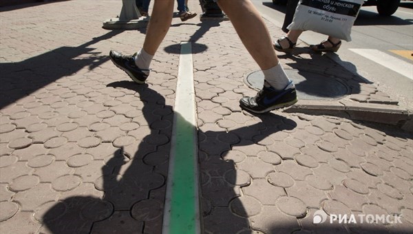 Первый лежачий светофор появился в Томске на переходе около мэрии