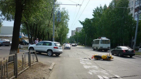 Мотоциклист пострадал в ДТП с иномаркой на улице Лазо в Томске