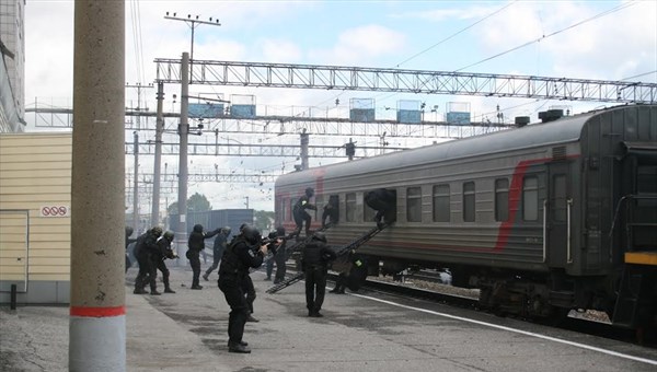 Спецслужбы обезвредили террористов в ходе учений на вокзале Томск-I