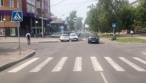 Четыре автомобиля столкнулись в центре Томска, 1 человек пострадал