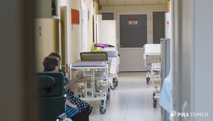 Эксперт: томские медсестры не хотят работать за зарплату санитара