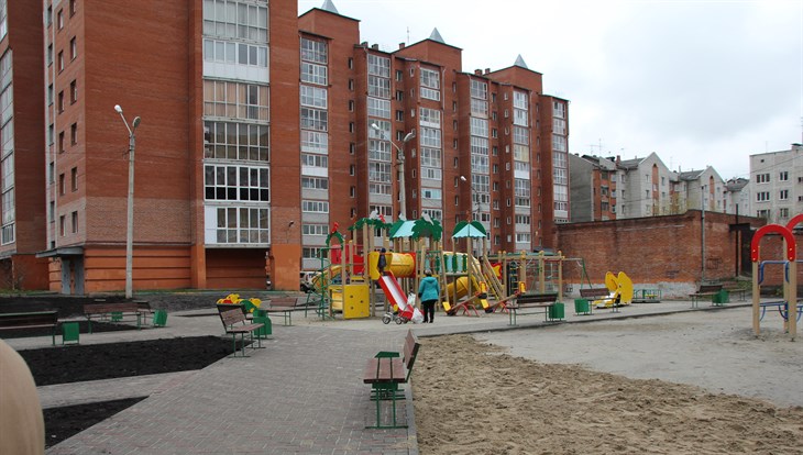 Мэрия уточнила сумму, выделенную на ремонт дворов Томска в 2020г