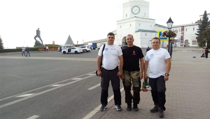 Участники багги-заезда побывали на могиле основателя ТГУ Флоринского