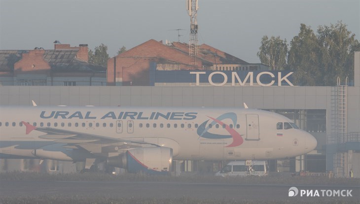 Два самолета Томск – Москва сели в 
