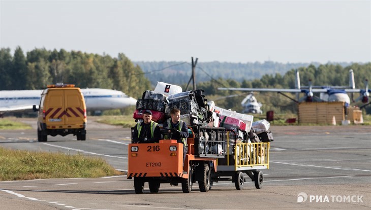 Власти открыли горячую линию по вопросам ограничений полетов из Томска