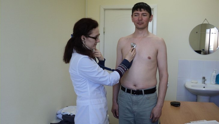 Сто врачей уедут в томские села до конца года и получат 1 млн руб
