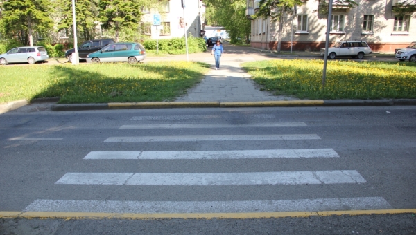 Городские службы обновят дорожную разметку около соцучреждений Томска