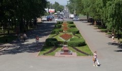 Мэр пообещал убрать рекламный экран из Лагерного сада в Томске к июлю