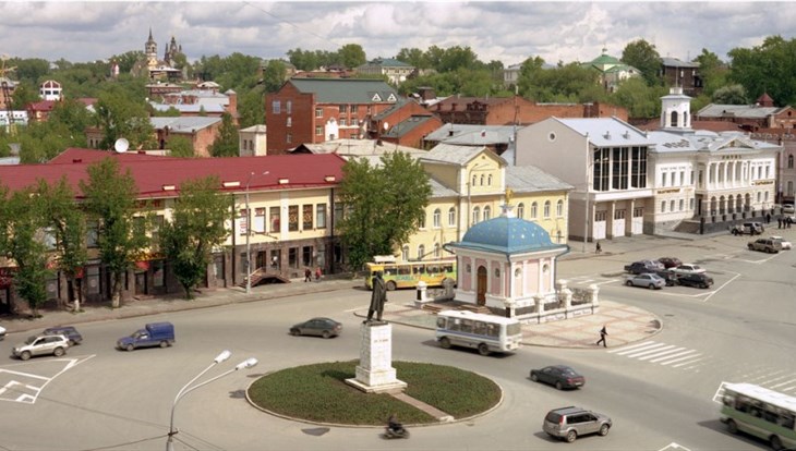Небольшая парковка появится на площади Ленина в Томске к августу