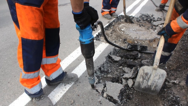 Дорожники начали ремонт улиц Ивановского и Высоцкого в Томске