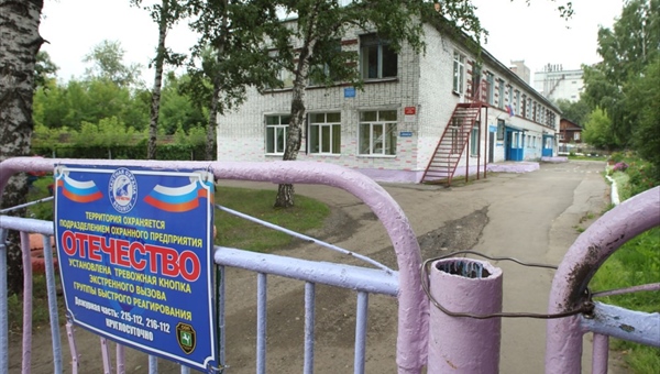 Родители детей из томского детсада не винят педагога в ЧП с девочкой