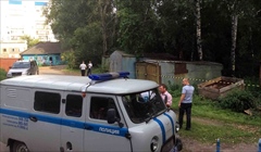 Место в Томске, где ранее нашли одежду пропавшей девочки, оцеплено