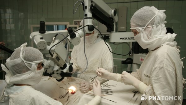 Хирурги пересадили палец 17-летней томичке в рамках акции Улыбнись