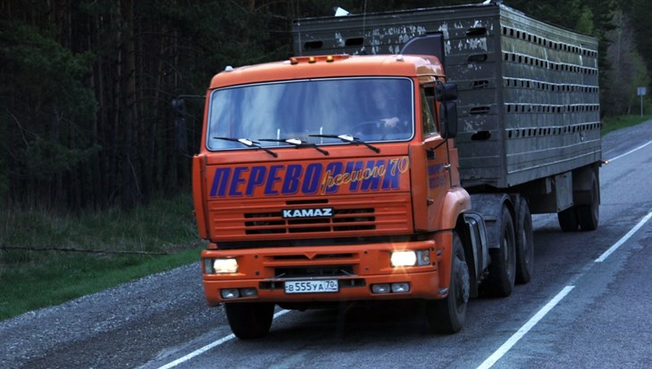 Жара привела к запрету перевозить тяжелые грузы в Томской области днем