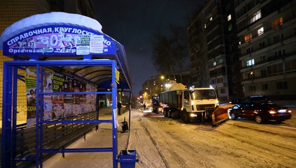 ГИБДД будет вывозить машины, мешающие уборке снега в Томске