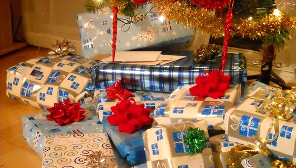 Томские малоимущие семьи получат более 50 тысяч новогодних подарков