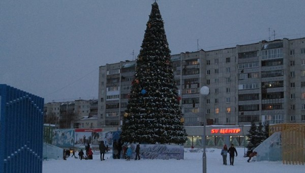 Томские власти готовят площадь возле Томских товаров к Новому году