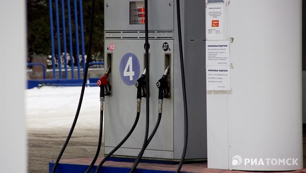 Бензин на томских заправках подорожал в среднем на 50 копеек
