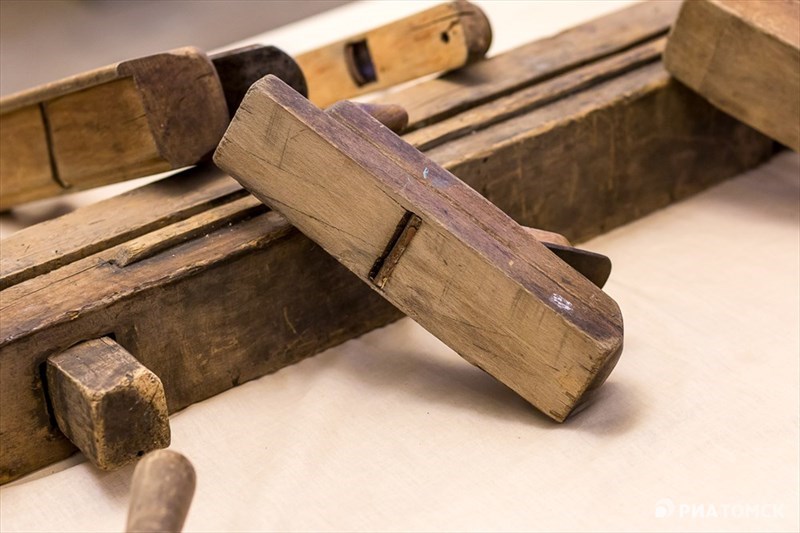 Цинубель и шерхебель: старинные инструменты плотников в томском музее .