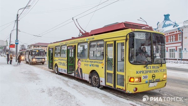 Электронный платеж: расчет в транспорте Томска станет безналичным