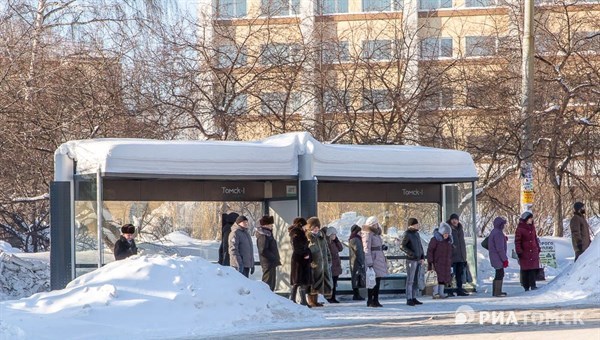 Томские власти планируют ввести расчет по картам в транспорте в 2017г