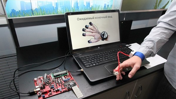 Студенты ТПУ придумали напальчник, который заменит мышь и клавиатуру