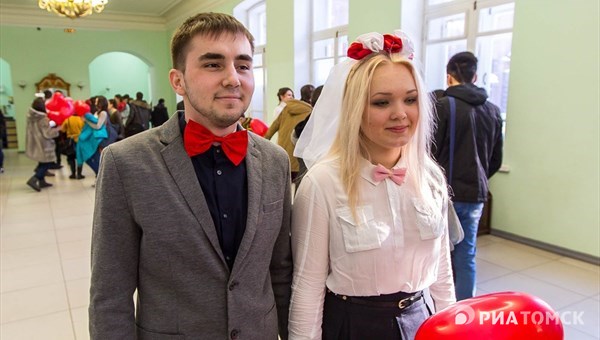 Семнадцать пар поженились в ТГАСУ накануне Дня всех влюбленных