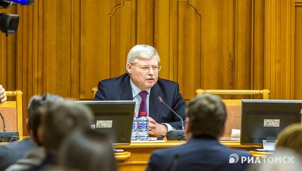 Жвачкин: бизнес Томска мог бы купить и раздать пилотки – символ Победы