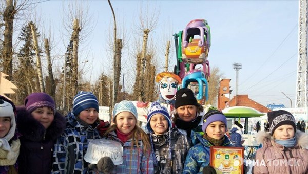 Более 20 команд приняли участие в конкурсе масленичных чучел в Томске