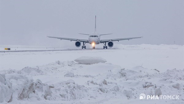 Работы по реконструкции ВПП аэропорта Томска продлили почти на год