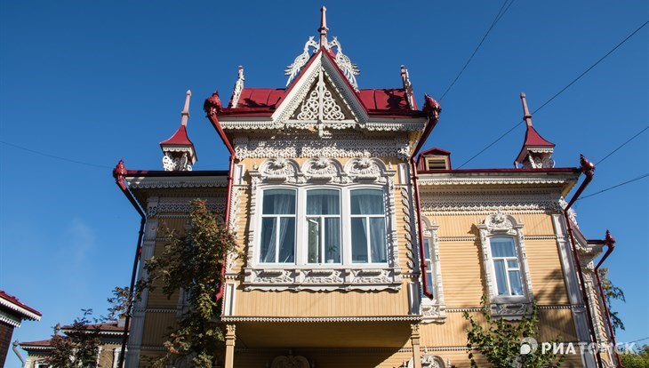 Власти Томска доработают проект ремонта дома с жар-птицами в 2024г