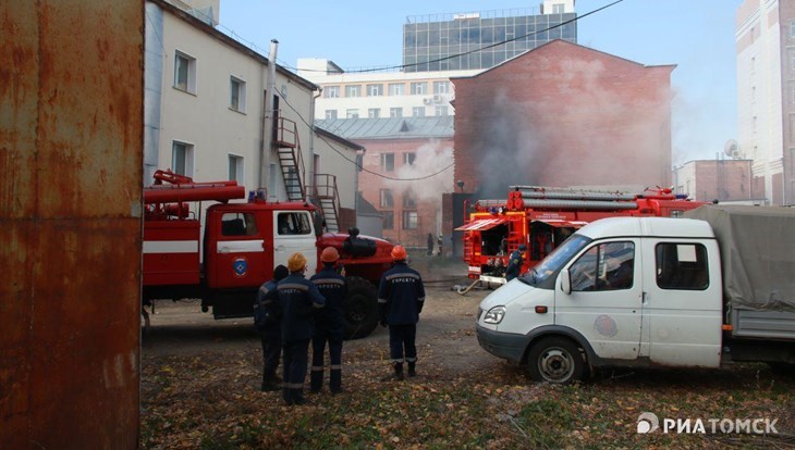 МЧС: ГАЗ с будкой сгорел в гараже в центре Томска в пятницу