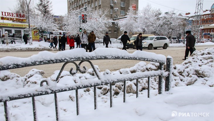 Температура около нуля и снег ожидаются в Томске во вторник