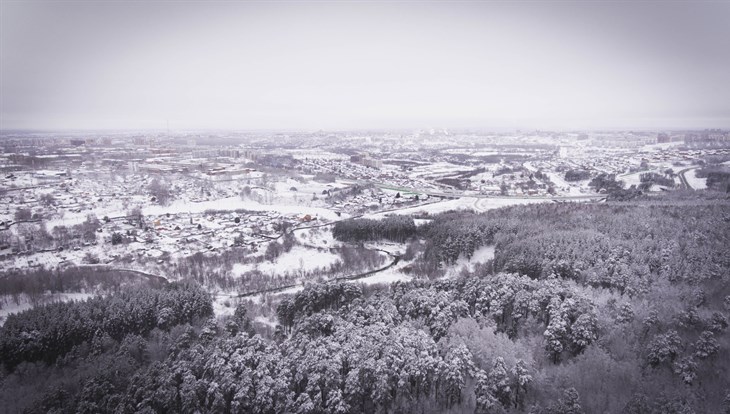 Четверг в Томске ожидается теплым, но со снегом и порывистым ветром