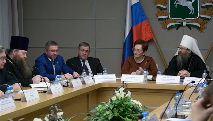 РПЦ и томские депутаты обсудили свободу и ответственность молодежи