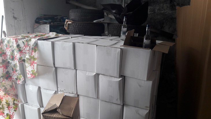 Томское УФСБ изъяло 10 тысяч литров контрафактного алкоголя