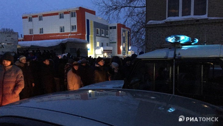 Более 500 желающих получить РВП осаждают миграционный центр Томска