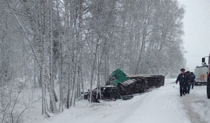 В Томской области трое погибли и четверо пострадали в ДТП во время шторма