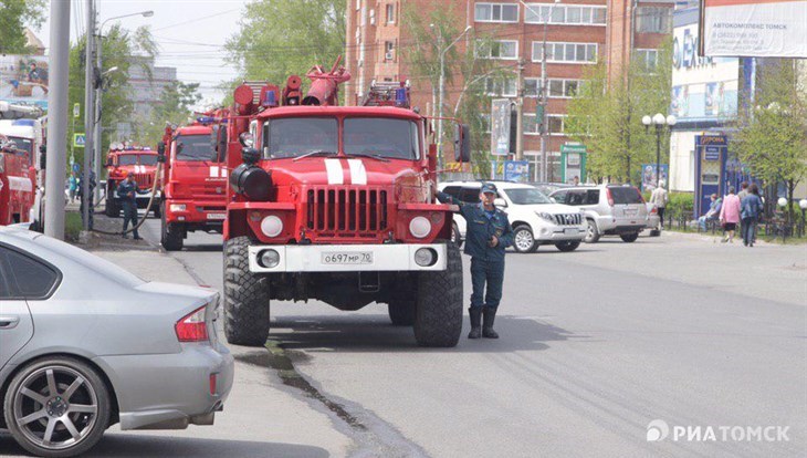 МЧС: пожар в здании автосервиса на Герцена в Томске ликвидирован
