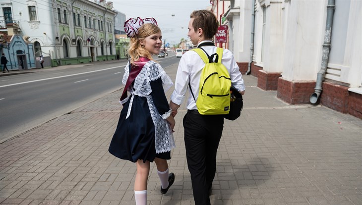 Томские школы уйдут на каникулы раньше и отменят последние звонки