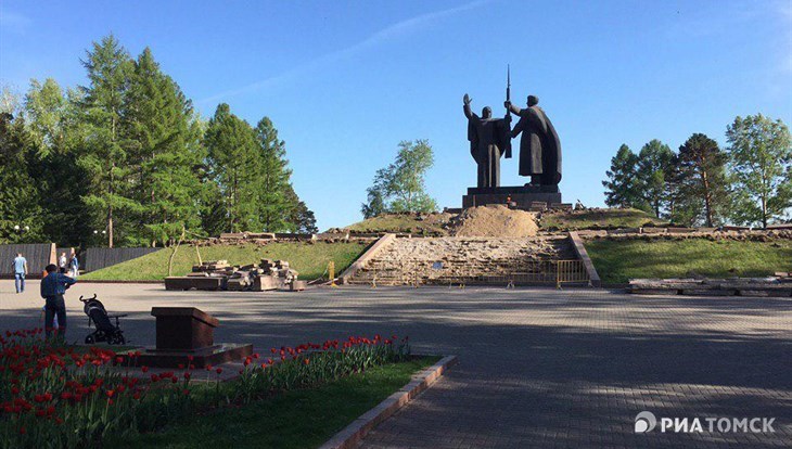 Томский скульптор Гнедых отреставрирует памятник в Лагерном саду