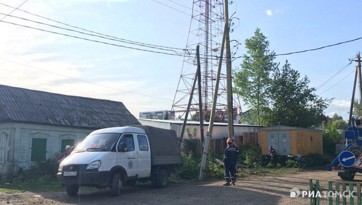 Сотрудники Горсетей восстановили ЛЭП в пер.Мариинском в Томске