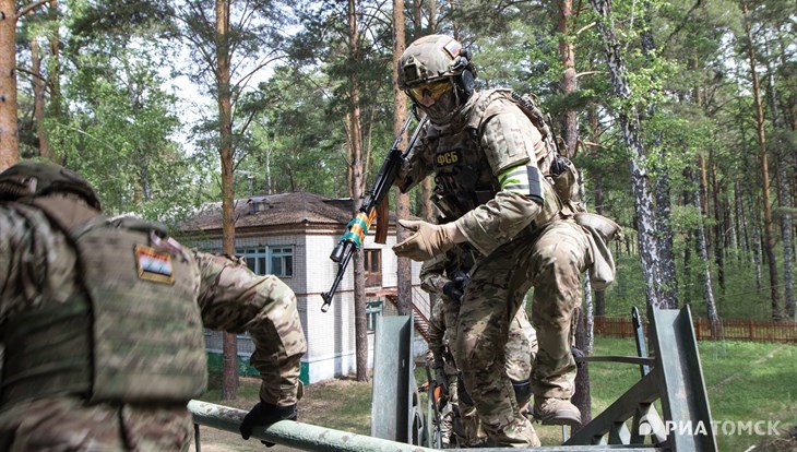 Силовики обезвредили террористов в детском лагере в Томске